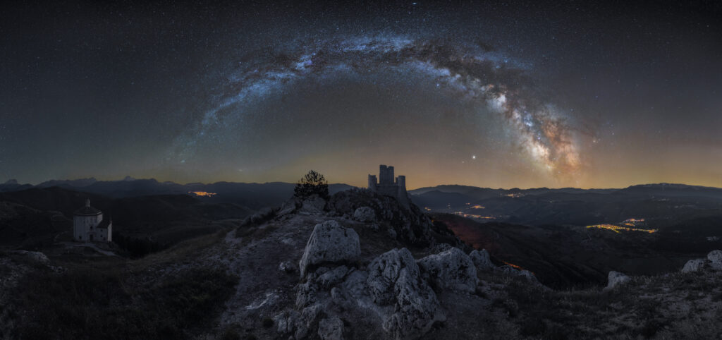 panoramica della via lattea da rocca calascio