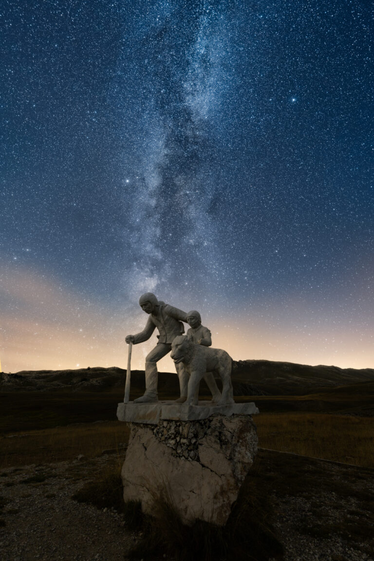 Via Lattea sopra Campo Imperatore durante il corso di fotografia notturna.